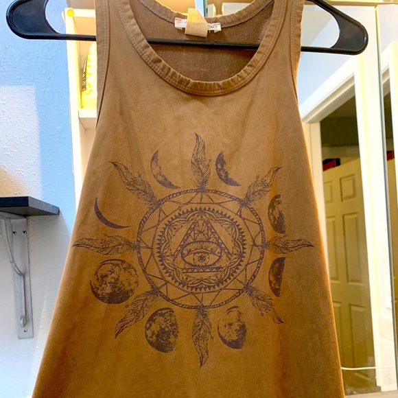 Trendy brown top - Picture 1 of 2